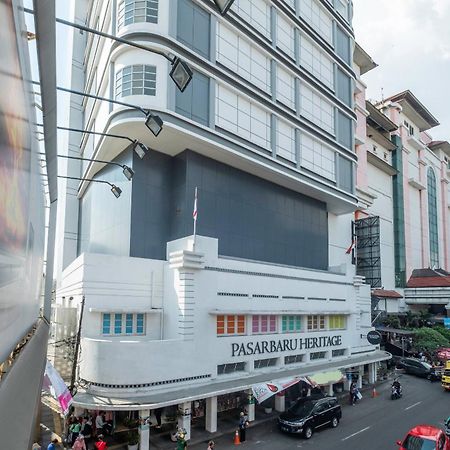 Super Oyo Collection O Hotel Pasar Baru Heritage Бандунг Экстерьер фото