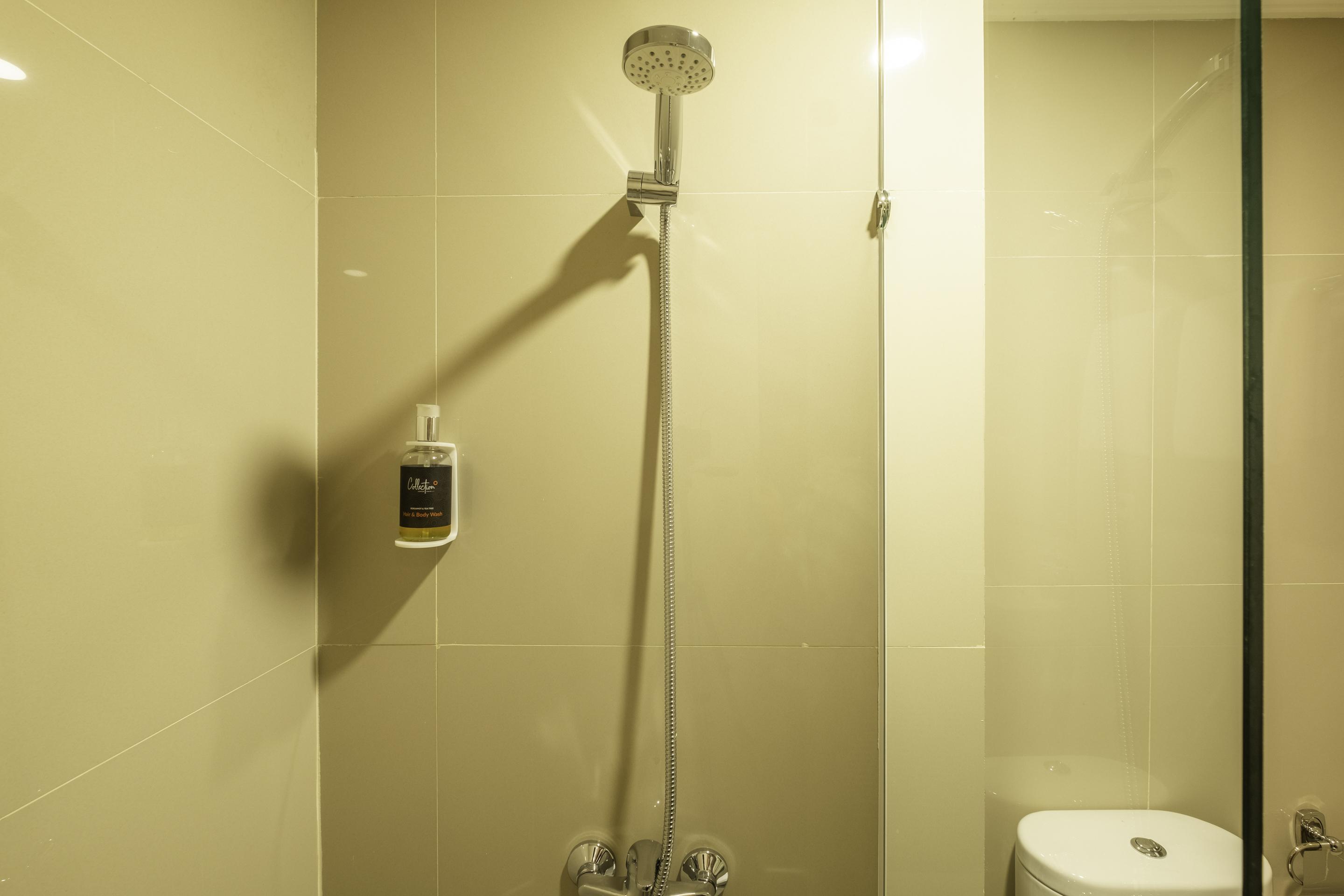 Super Oyo Collection O Hotel Pasar Baru Heritage Бандунг Экстерьер фото