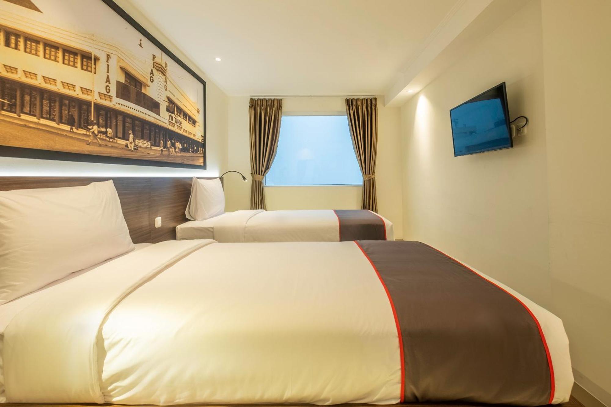 Super Oyo Collection O Hotel Pasar Baru Heritage Бандунг Экстерьер фото