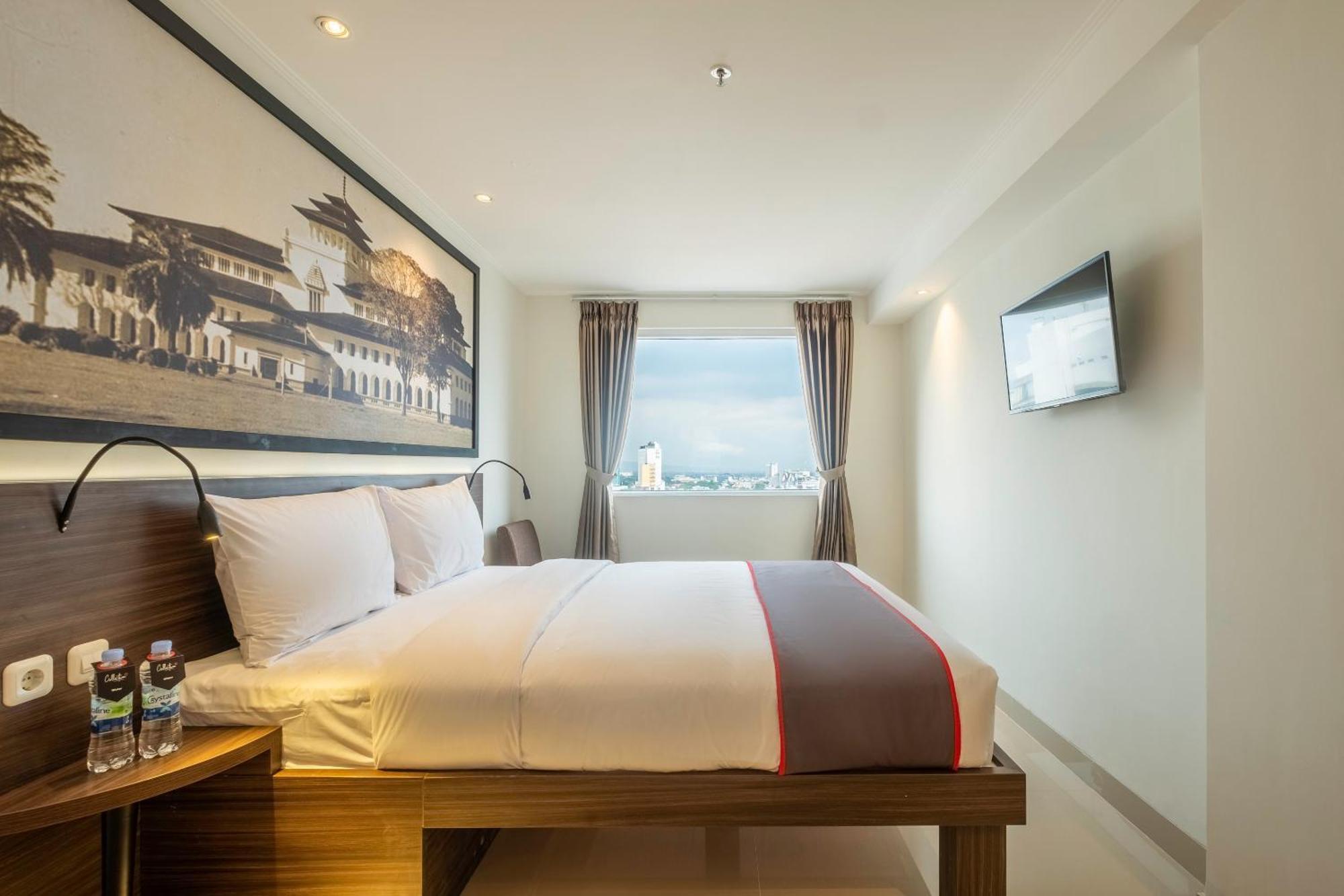 Super Oyo Collection O Hotel Pasar Baru Heritage Бандунг Экстерьер фото