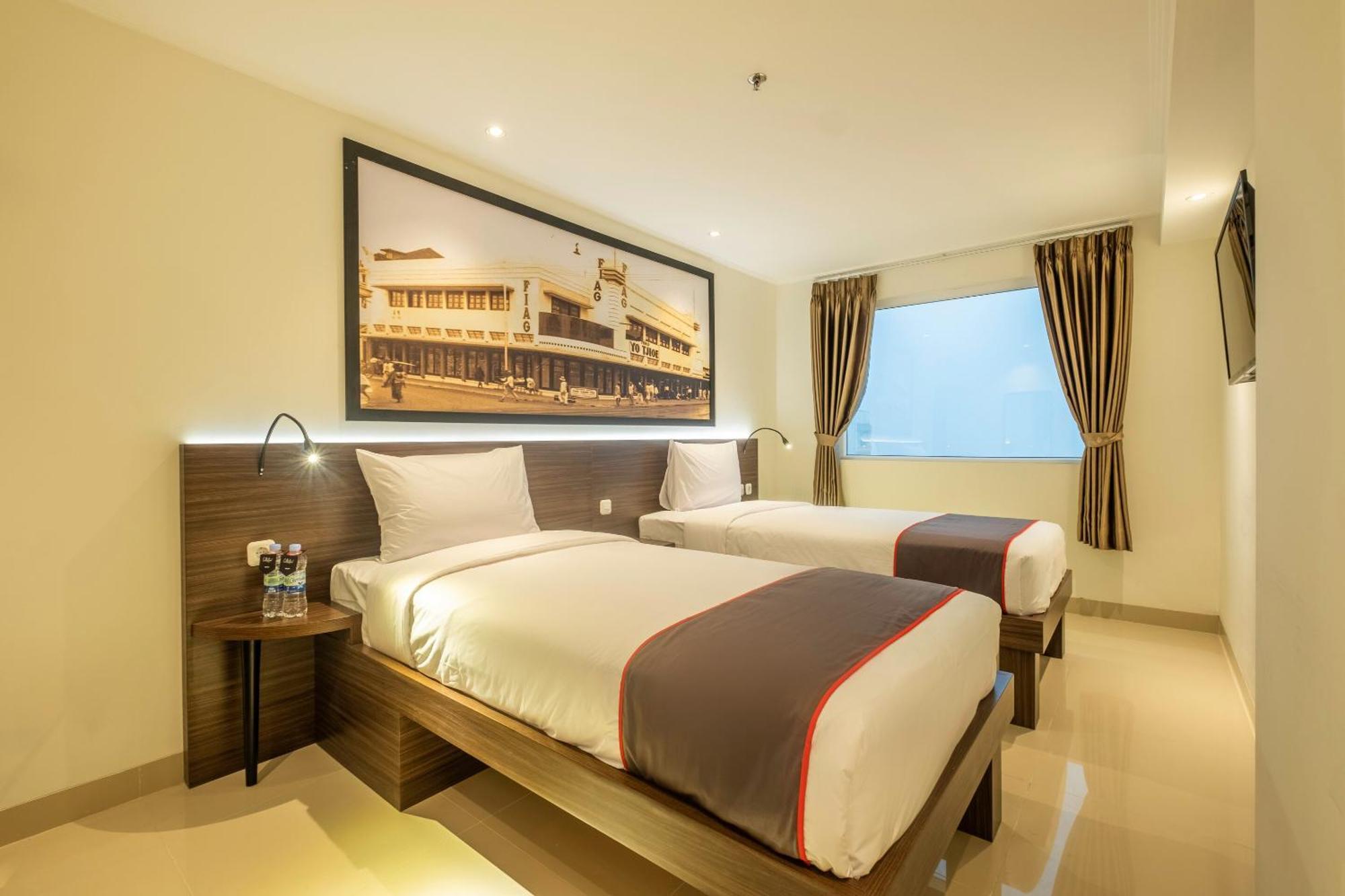 Super Oyo Collection O Hotel Pasar Baru Heritage Бандунг Экстерьер фото